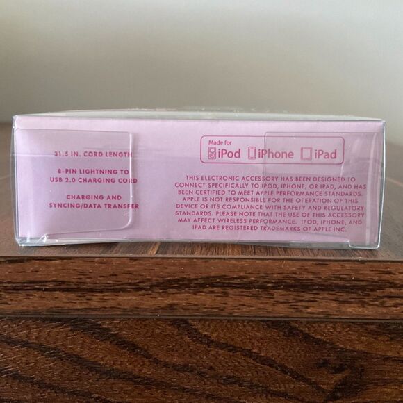 Ban.do - Retractable Charging Cord Keychain - Palm Leaf Design - Brand New - Picture 4 of 4